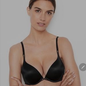 Victoria Secret Bombshell Bra 32D